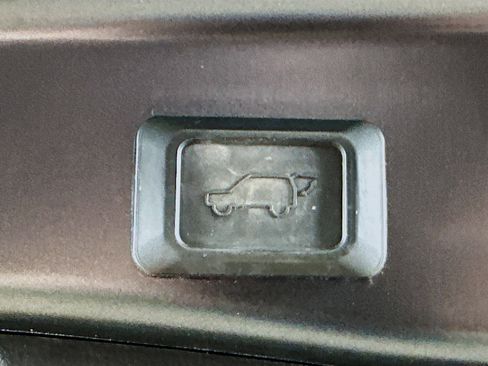 Used 2019 Toyota RAV4 XLE image 30