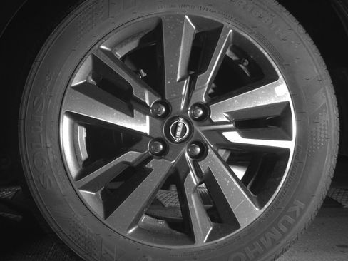 Used 2025 Nissan Versa SV image 14