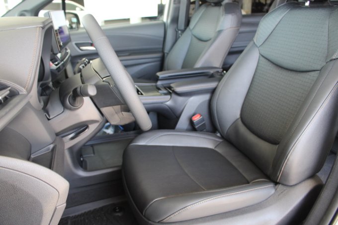 New 2026 Toyota Sienna XLE Woodland Edition AWD/4WD image 10