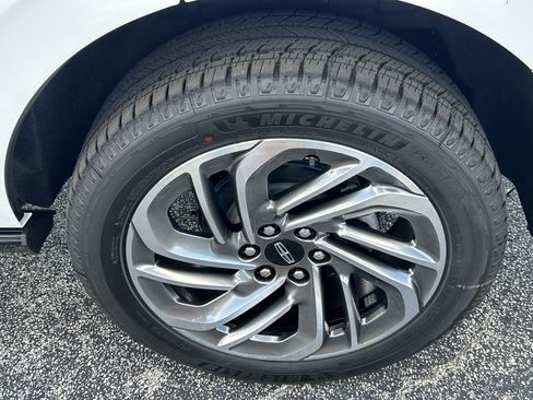 New 2025 Lincoln Navigator Reserve image 10