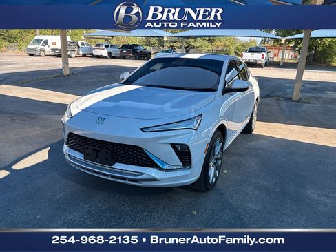 Used 2025 Buick Envista Avenir FWD image 1