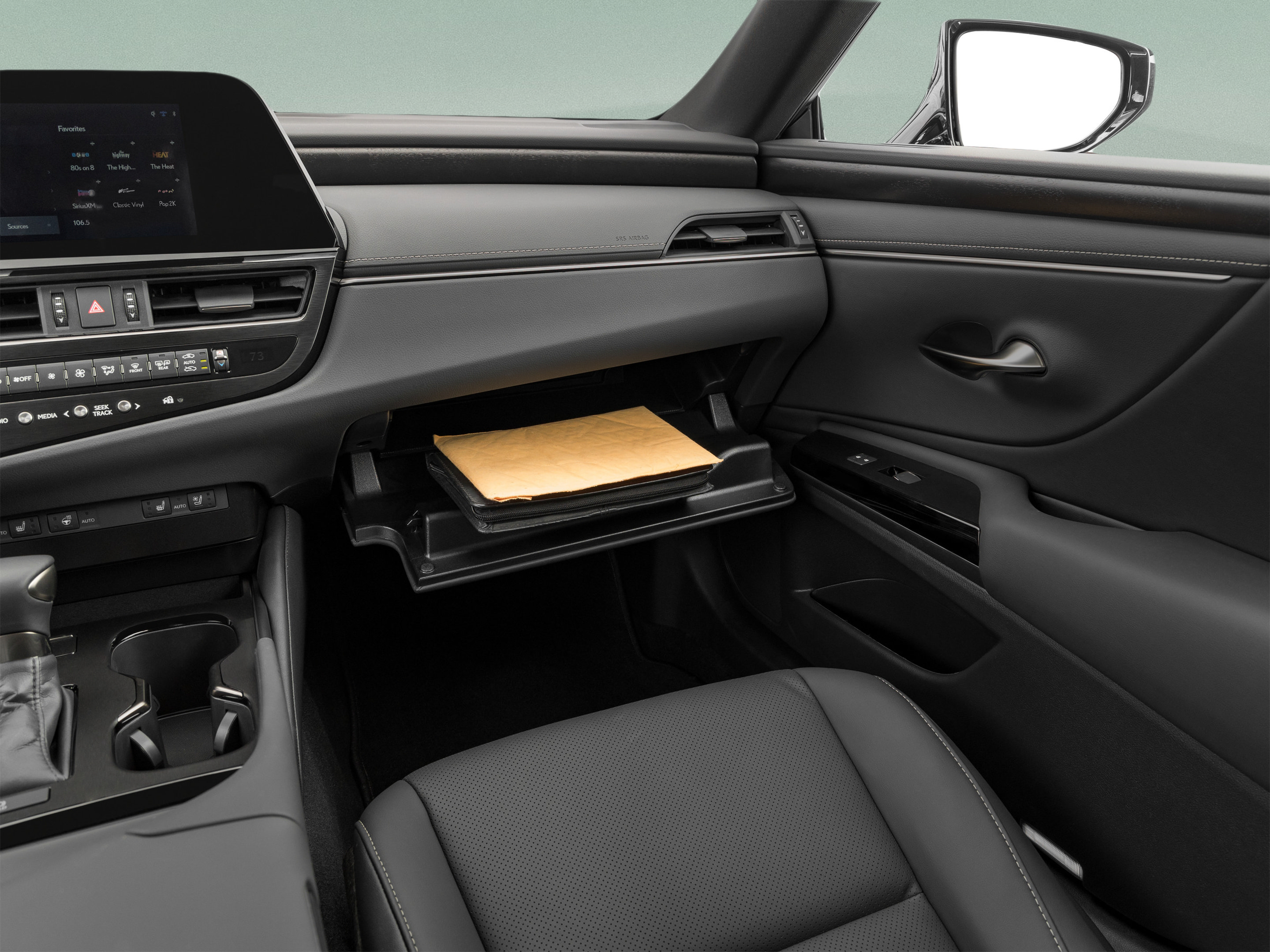 Certified 2025 Lexus ES 300h Ultra Luxury w/ Accessory Package (Z2) FWD image 37