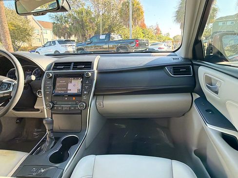Used 2017 Toyota Camry XLE w/ Moonroof Package image 17