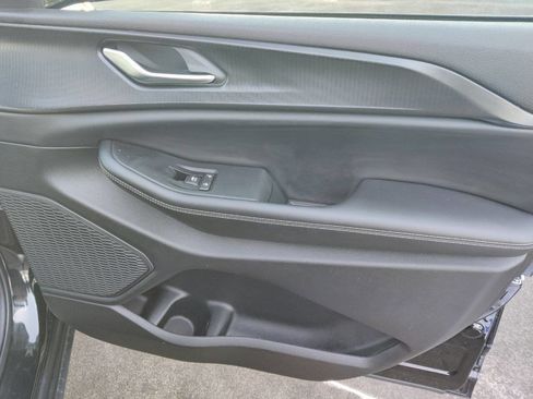 Used 2024 Jeep Grand Cherokee Altitude image 33