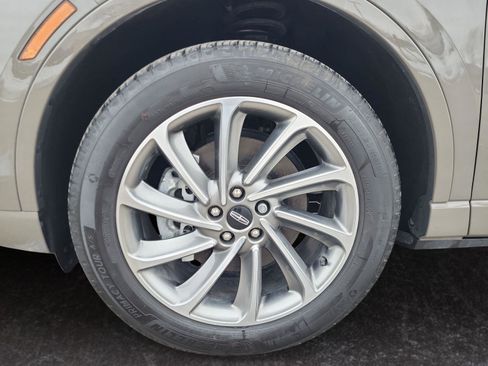 Used 2025 Lincoln Corsair Grand Touring w/ Towing Package image 27