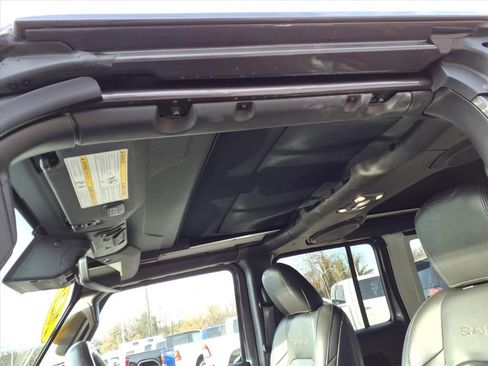 Used 2021 Jeep Wrangler Unlimited Sahara w/ Cold Weather Group image 12