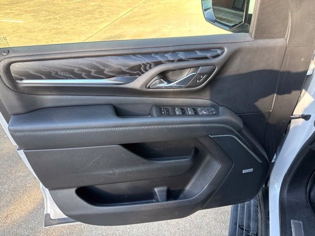 Used 2021 GMC Yukon XL Denali w/ Denali Premium Package AWD/4WD image 8