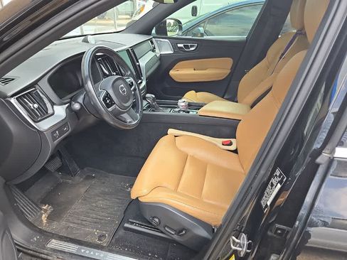 Used 2019 Volvo XC60 T5 Inscription w/ Protection Package FWD image 9