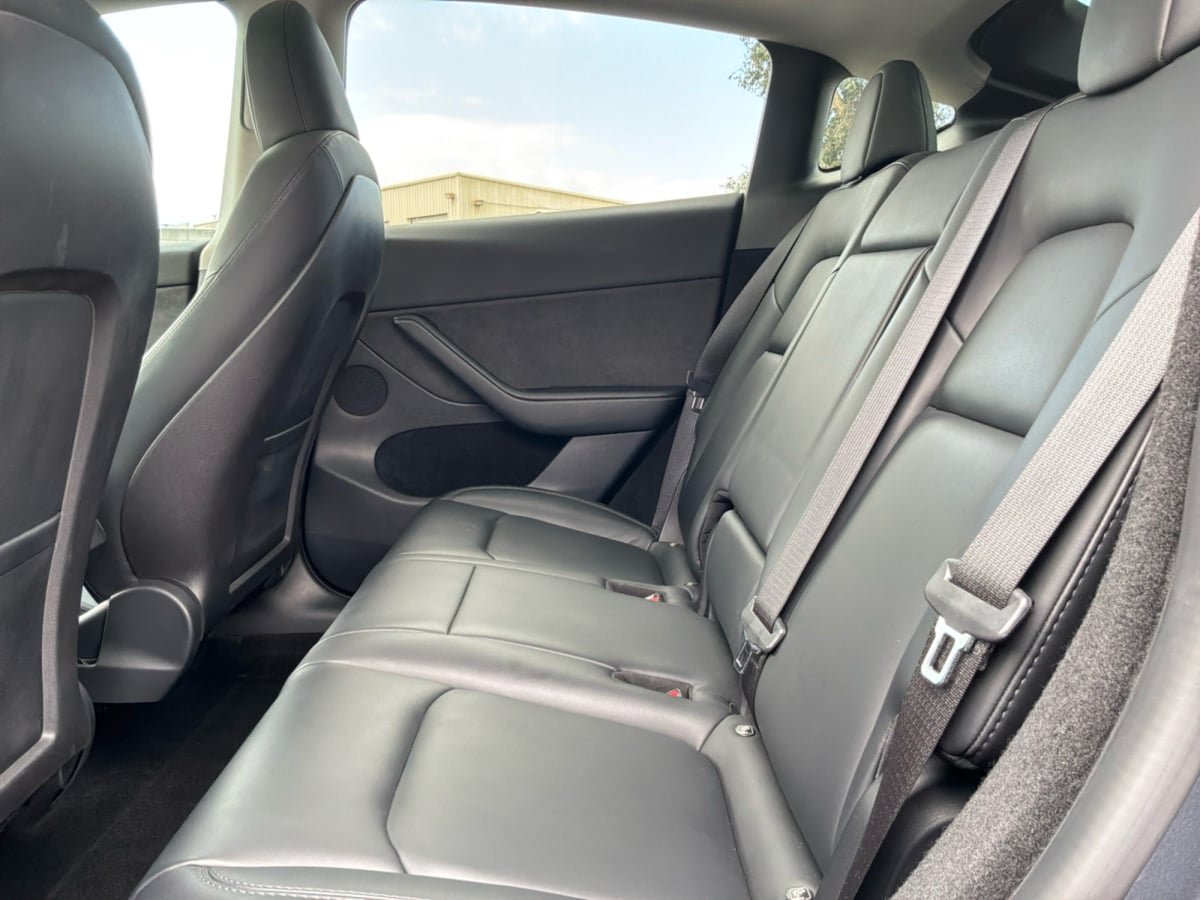 Used 2022 Tesla Model Y Long Range AWD/4WD image 19