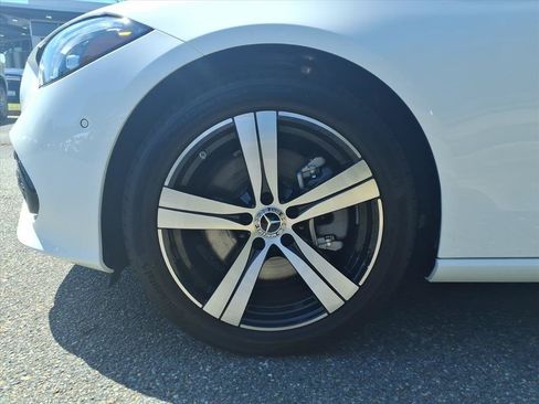 Used 2025 Mercedes-Benz C 300 4MATIC Sedan image 4
