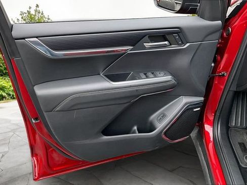 Used 2024 GMC Acadia Elevation image 22