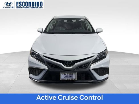 Used 2024 Toyota Camry SE image 9