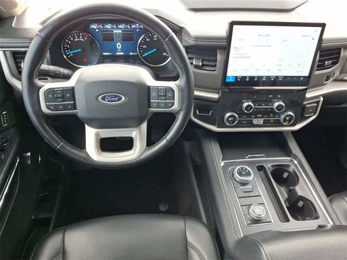Used 2022 Ford Expedition Max XLT w/ Livery Package image 27
