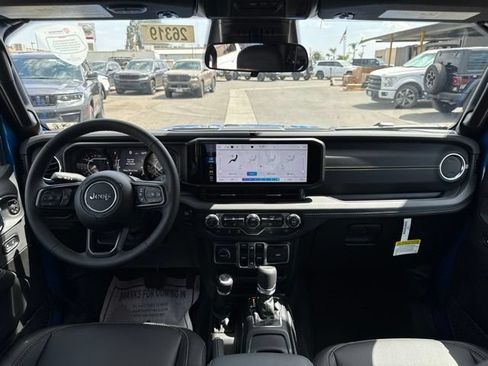New 2026 Jeep Gladiator Sport AWD/4WD image 17