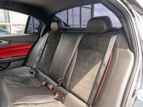 Used 2018 Alfa Romeo Giulia Quadrifoglio w/ Driver Assist Dynamic Package RWD image 19