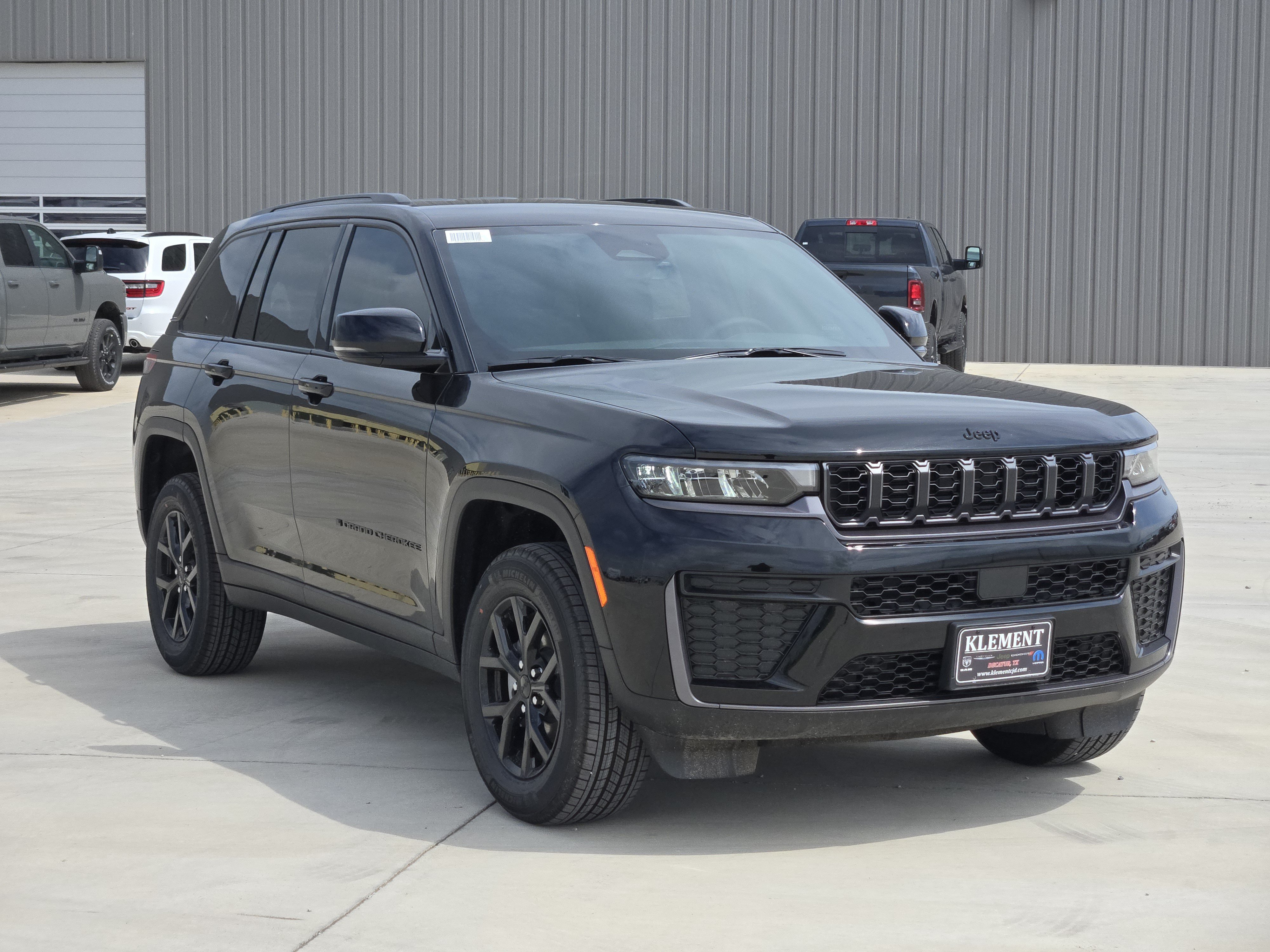 New 2026 Jeep Grand Cherokee Altitude AWD/4WD image 3