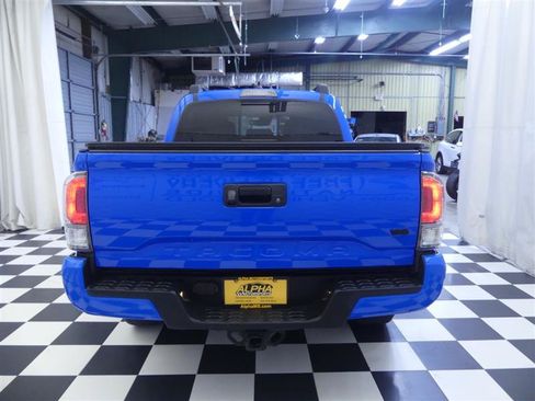 Used 2021 Toyota Tacoma TRD Sport AWD/4WD image 5