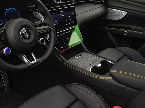 New 2025 Maserati Grecale Modena image 32