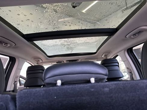 Used 2025 Kia Sportage SX Prestige image 18