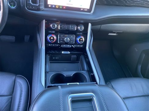 Used 2021 GMC Yukon Denali w/ Denali Premium Package image 26
