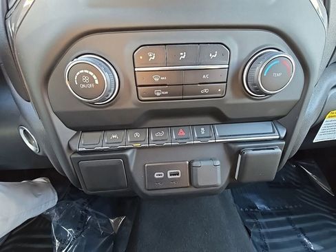Used 2024 Chevrolet Silverado 1500 Custom image 26