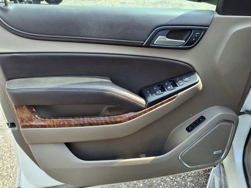 Used 2015 Chevrolet Suburban LTZ image 13