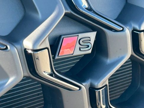 Used 2025 Audi SQ5 Premium Plus w/ Premium Plus Package image 43