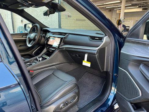 New 2026 Jeep Grand Cherokee L Limited AWD/4WD image 28