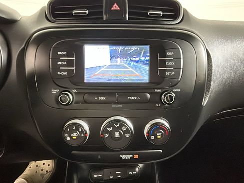 Used 2019 Kia Soul FWD image 26