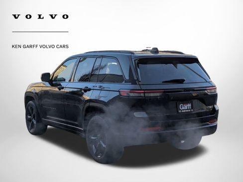 Used 2024 Jeep Grand Cherokee Limited w/ Black Appearance Package image 5