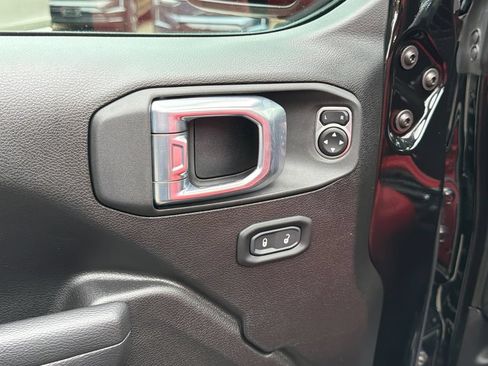 Used 2023 Jeep Wrangler Unlimited Rubicon w/ LED Lighting Group AWD/4WD image 15