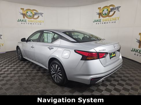 Used 2023 Nissan Altima 2.5 SV w/ SV Premium Package AWD/4WD image 7