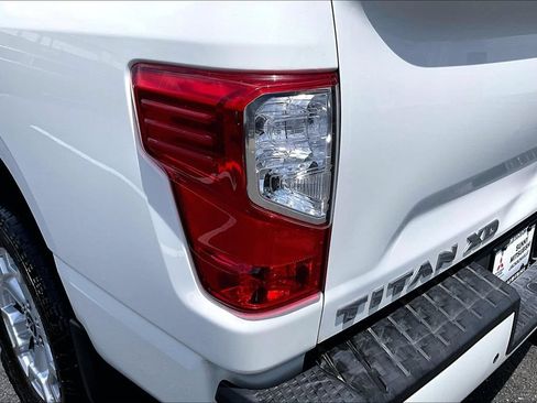 Used 2024 Nissan Titan SV w/ SV Convenience Package AWD/4WD image 23