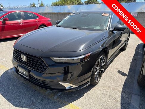 Used 2024 Honda Accord Touring image 2