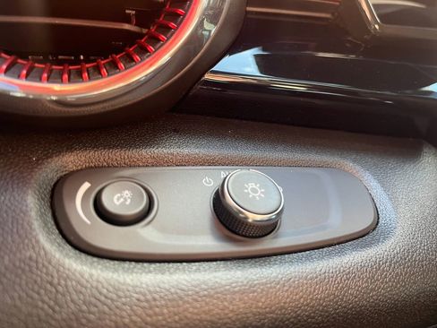 Used 2025 Chevrolet Trax RS w/ Driver Confidence Package image 18