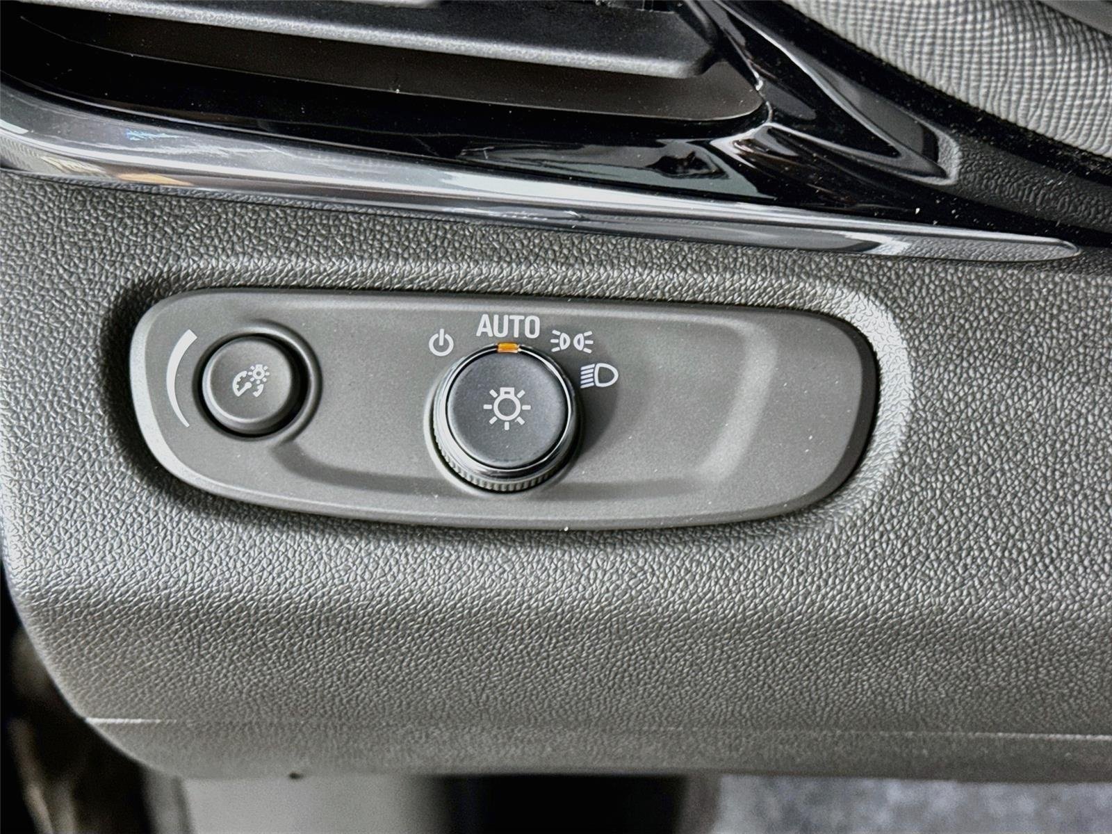 New 2026 Buick Envista Sport Touring FWD image 10