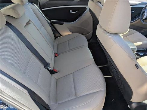 Used 2016 Hyundai Elantra GT FWD image 17