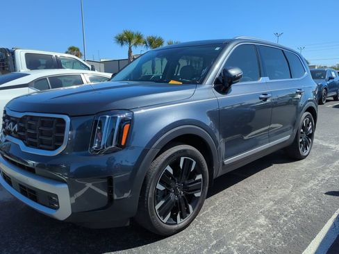 Certified 2024 Kia Telluride SX Prestige w/ Towing Package image 4