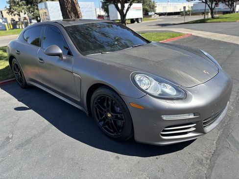 Used 2014 Porsche Panamera 4 AWD/4WD image 3