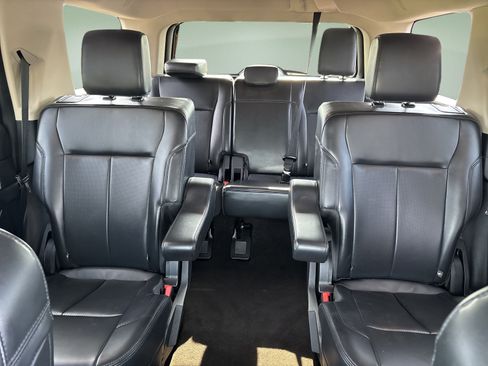 Used 2022 Ford Expedition XLT AWD/4WD image 23
