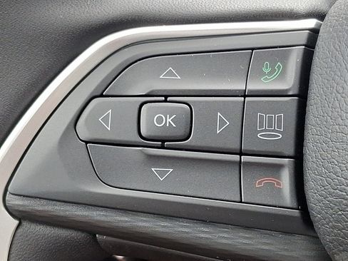 New 2025 Jeep Grand Cherokee L Altitude image 15