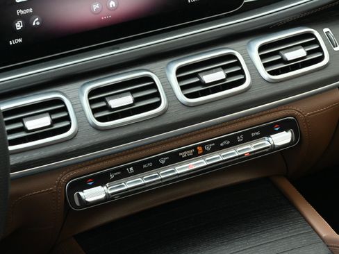 Used 2025 Mercedes-Benz GLE 53 AMG 4MATIC Coupe w/ AMG Night Package image 21