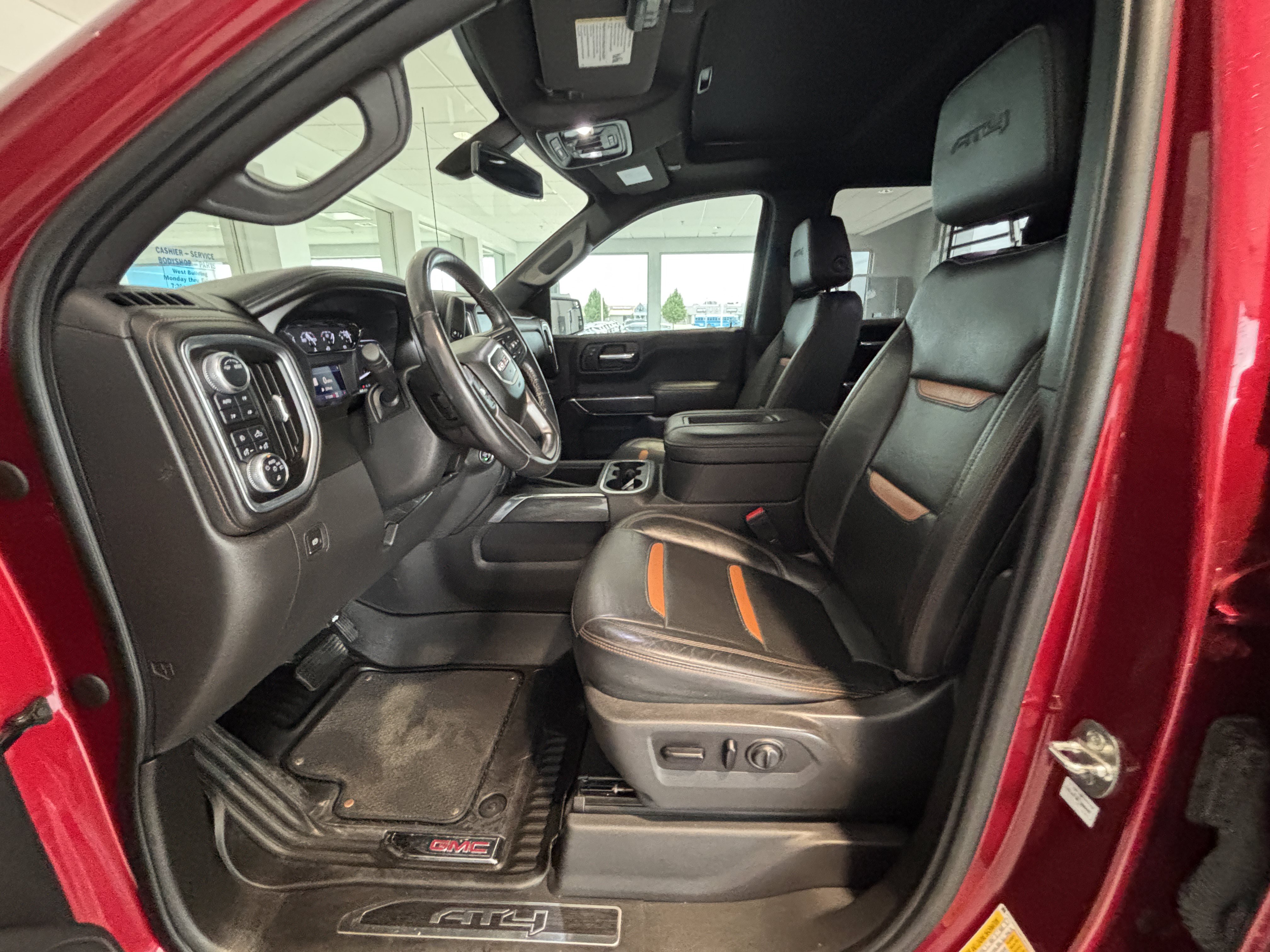 Used 2021 GMC Sierra 1500 AT4 w/ AT4 Preferred Package AWD/4WD image 2