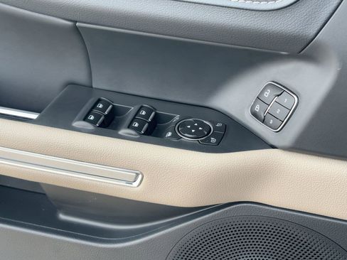 Used 2024 Ford Expedition Limited image 12