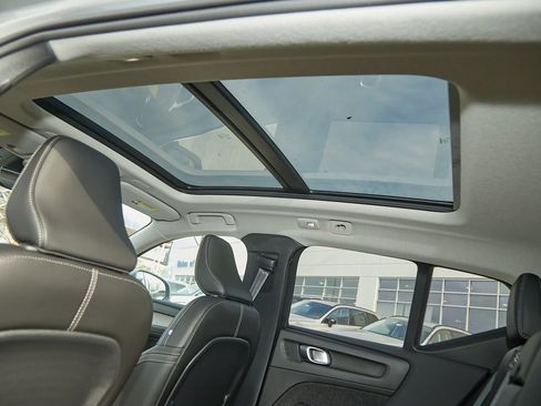 New 2025 Volvo XC40 B5 Plus w/ Climate Package image 19