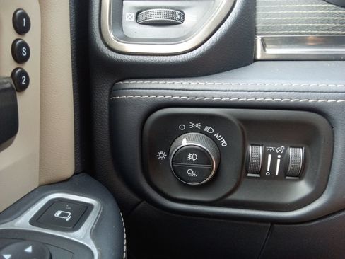 Used 2022 RAM 2500 Limited w/ Safety Group AWD/4WD image 29