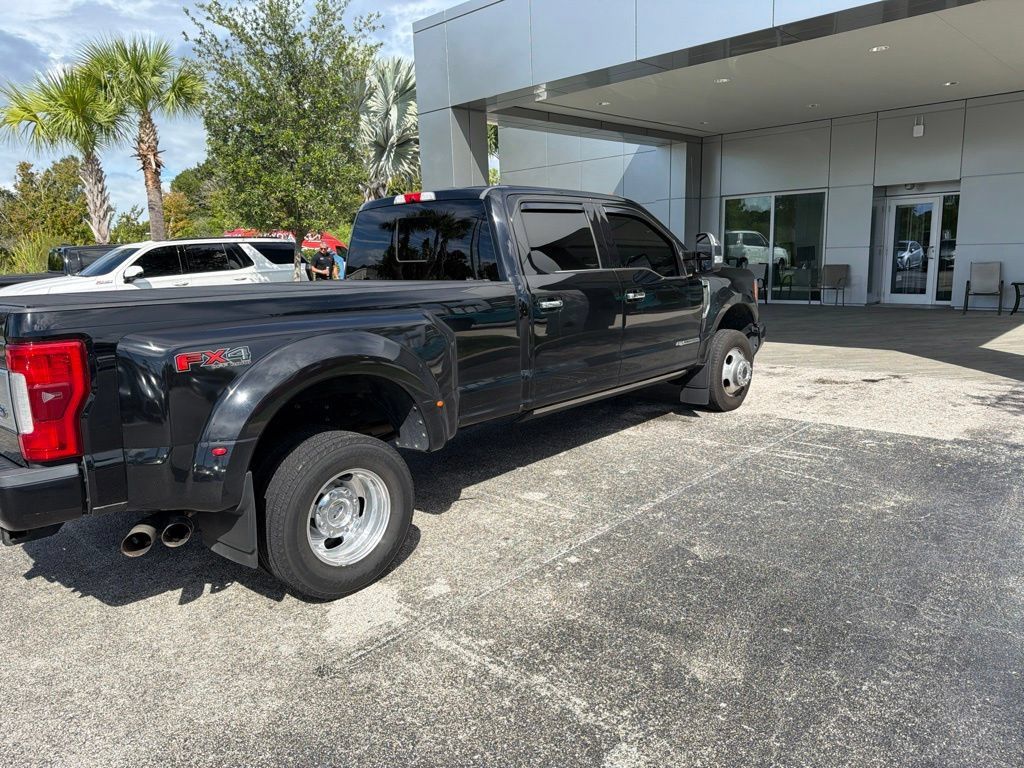 Used 2018 Ford F350 Platinum w/ Platinum Ultimate Package AWD/4WD image 3