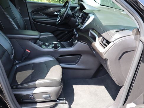 Used 2024 GMC Terrain SLT AWD/4WD image 29