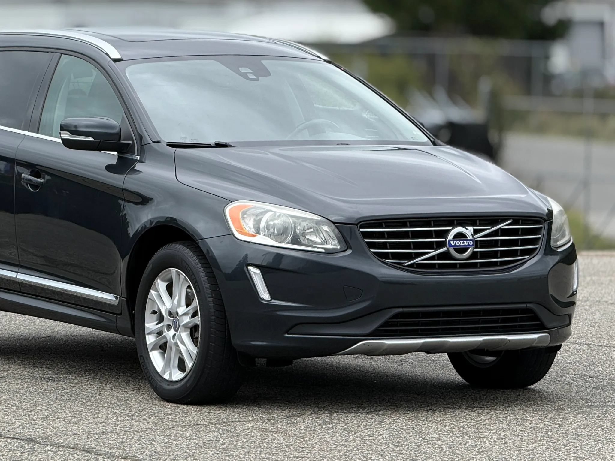 Used 2015 Volvo XC60 T5 w/ Proximity Package AWD/4WD image 15