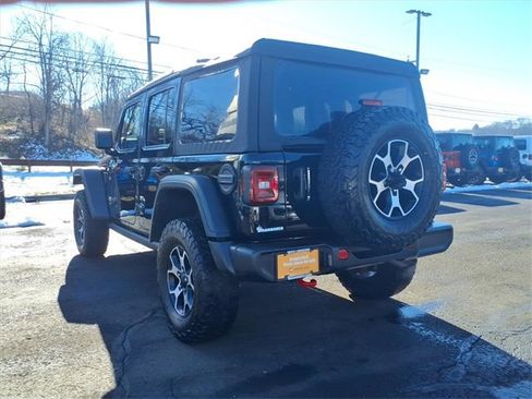 Certified 2022 Jeep Wrangler Unlimited Rubicon w/ Cold Weather Group image 5